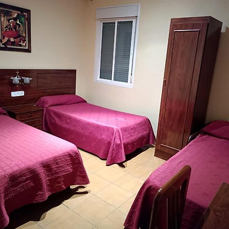 Hostal El Lirio Bollullos Par del Condado Exteriör bild