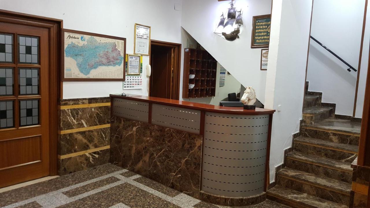 Hostal El Lirio Bollullos Par del Condado Exteriör bild