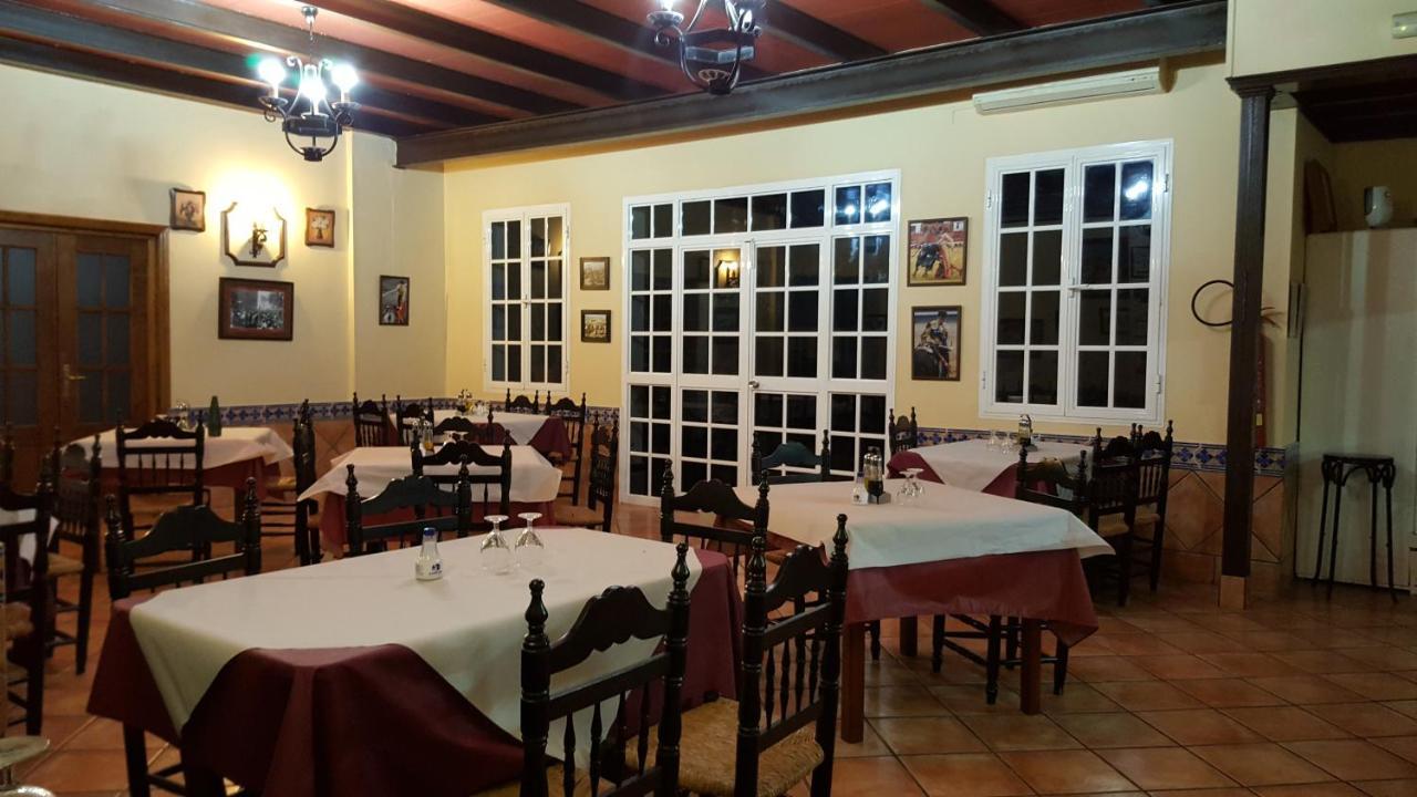 Hostal El Lirio Bollullos Par del Condado Exteriör bild