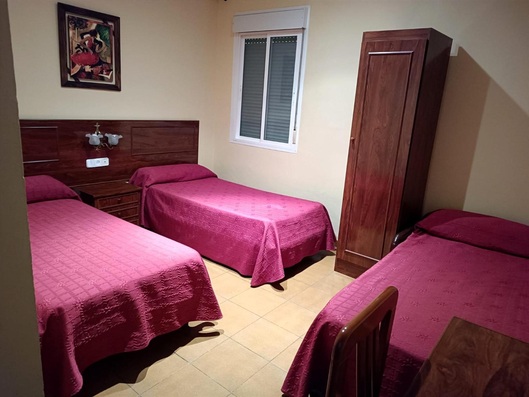 Hostal El Lirio Bollullos Par del Condado Exteriör bild