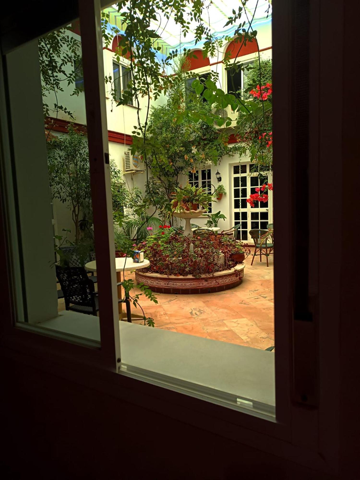 Hostal El Lirio Bollullos Par del Condado Exteriör bild