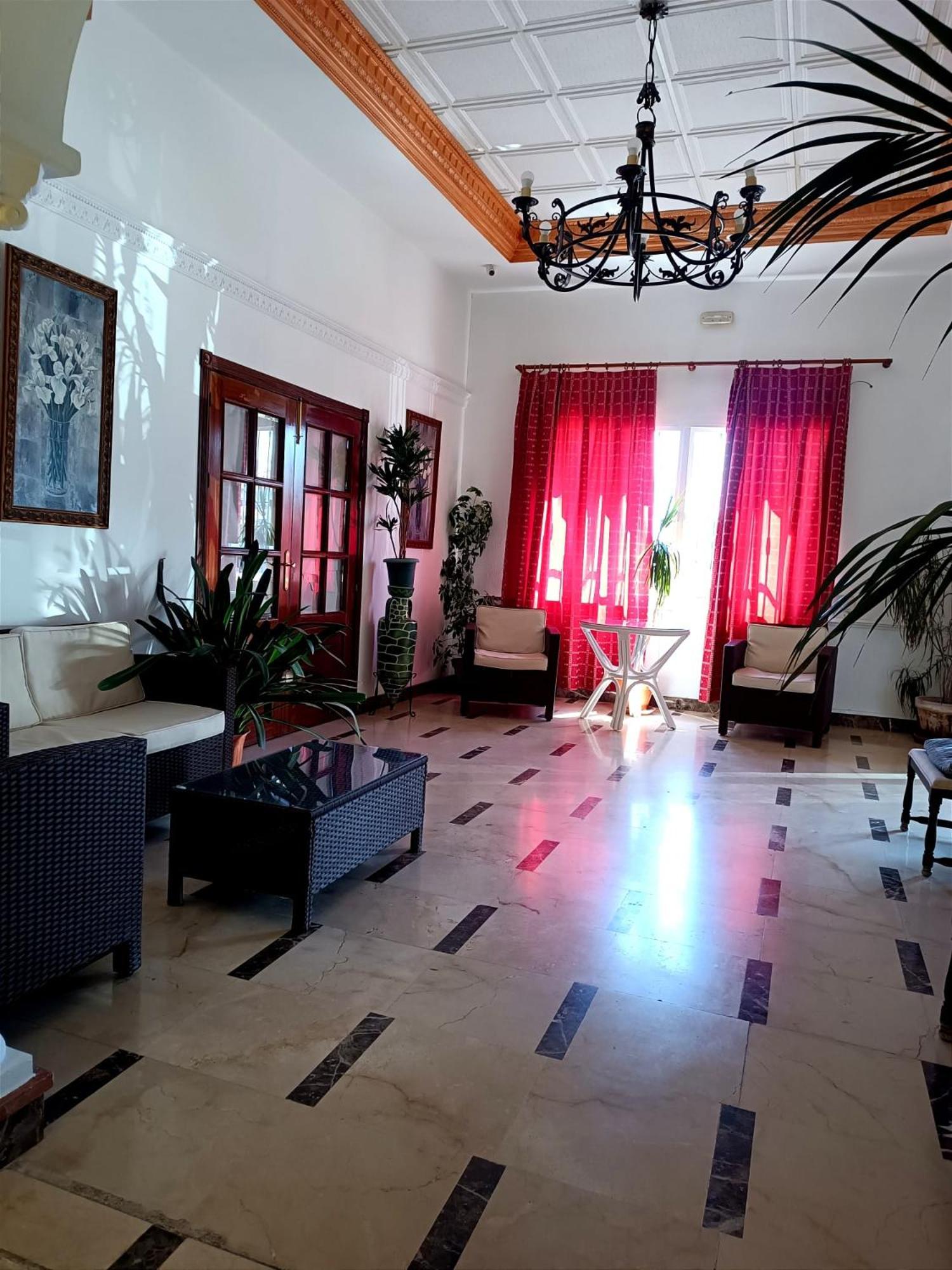 Hostal El Lirio Bollullos Par del Condado Exteriör bild