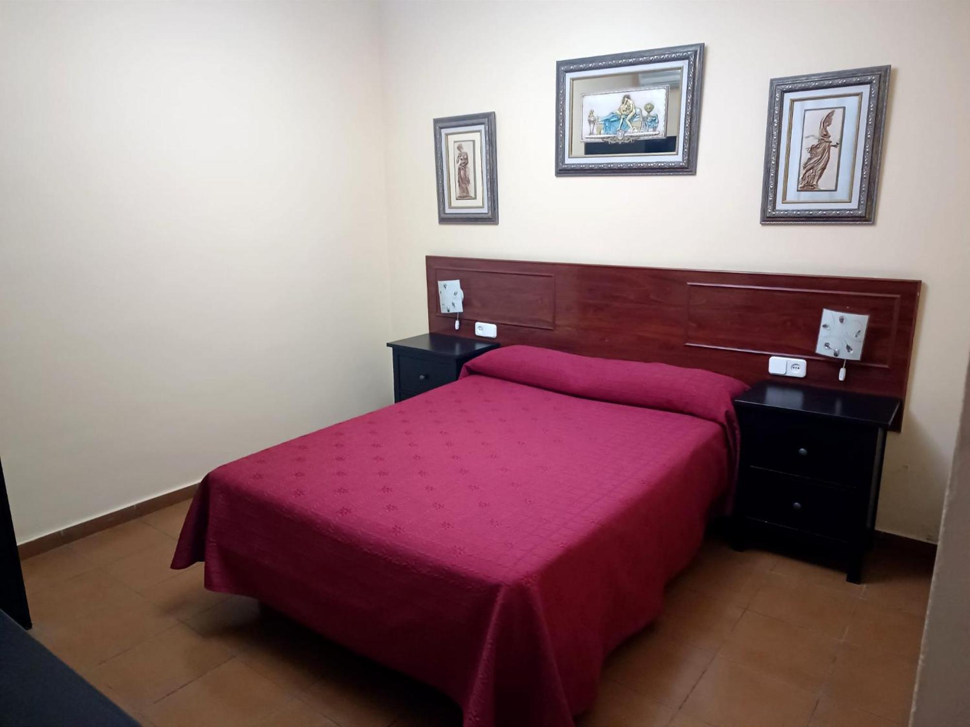 Hostal El Lirio Bollullos Par del Condado Exteriör bild