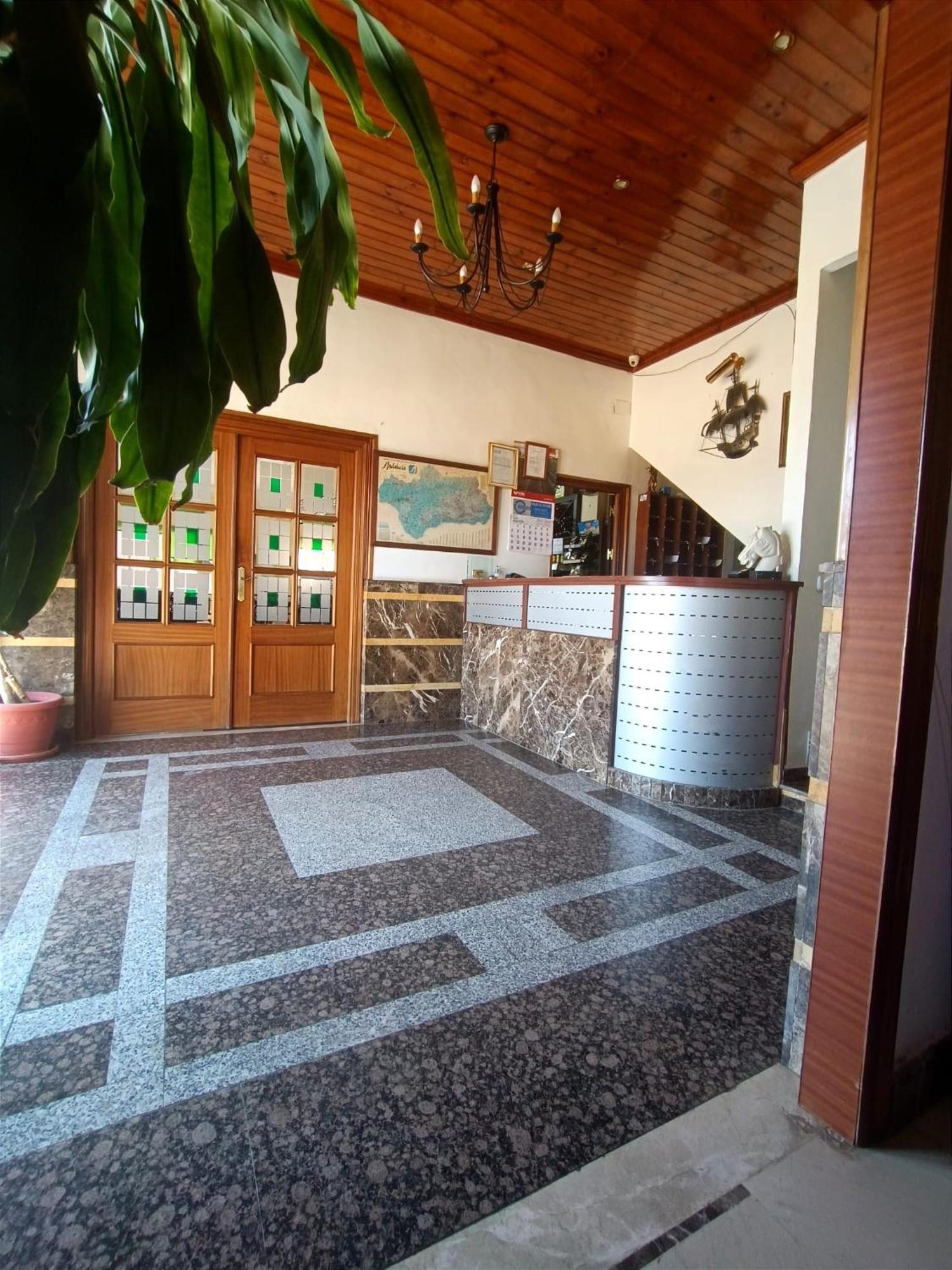 Hostal El Lirio Bollullos Par del Condado Exteriör bild